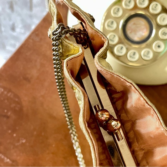 Vintage 1940s 50s Metallic Gold Fabric Slouch Bag Rhinestone Gold Tone Clasps - Picture 13 of 14